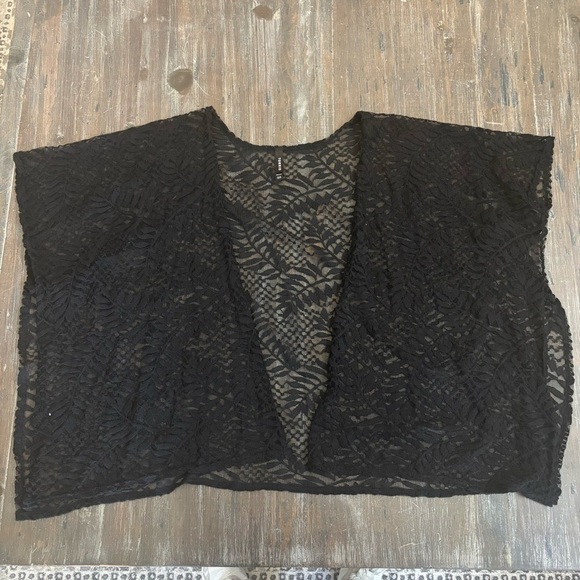 Torrid Black Lace Shrug O/S - Picture 1 of 7